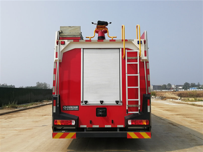 豪沃單橋泡沫消防車(8噸)圖片